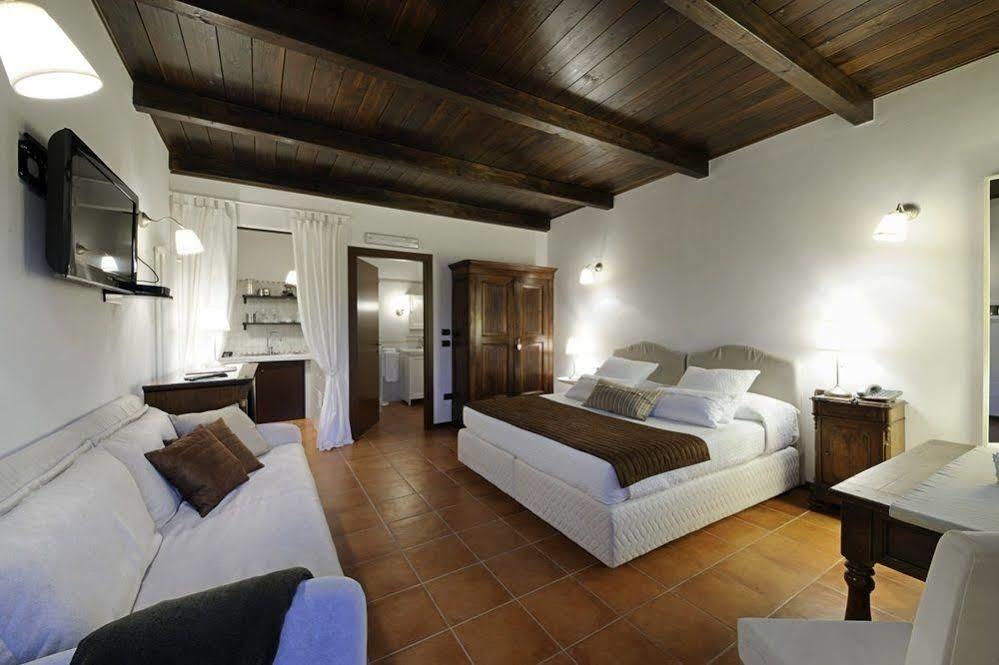 La Maragliana Aparthotel Castel Rocchero Buitenkant foto